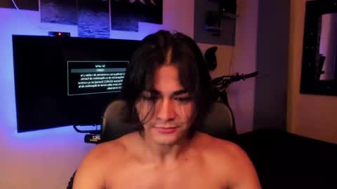Snapshot of arthur_hunter chatting on June 4, 2:39 am I AM HERE online show from June 4, 2:39 am