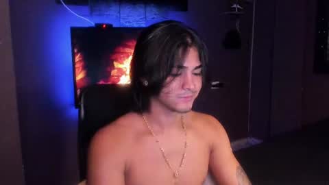 Snapshot of arthur_hunter chatting on August 6, 11:06 pm I AM HERE online show from August 6, 11:06 pm