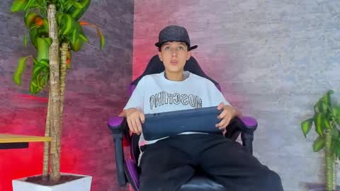 Snapshot of arthurcox_ chatting on September 20, 5:47 pm arthurcox_ online show from September 20, 5:47 pm