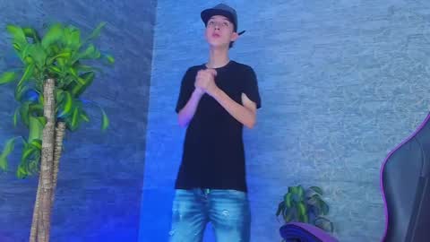 Snapshot of arthurcox_ chatting on September 24, 5:38 pm arthurcox_ online show from September 24, 5:38 pm