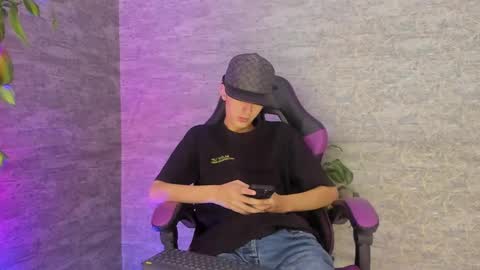 Snapshot of arthurcox_ chatting on October 3, 5:54 pm arthurcox_ online show from October 3, 5:54 pm