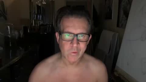 Snapshot of artisterotic chatting on January 7, 8:13 am artisterotic online show from January 7, 8:13 am