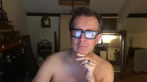 Snapshot of artisterotic chatting on November 6, 8:43 pm artisterotic online show from November 6, 8:43 pm