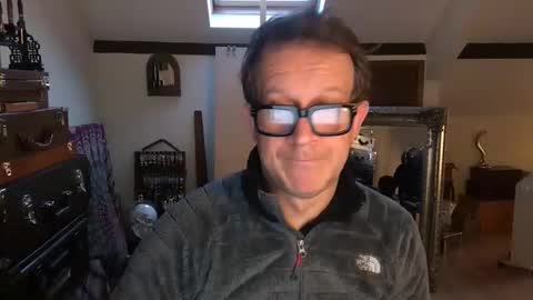 Snapshot of artisterotic chatting on November 19, 8:36 am artisterotic online show from November 19, 8:36 am