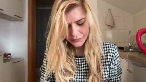 MIA online show from January 17, 10:31 am