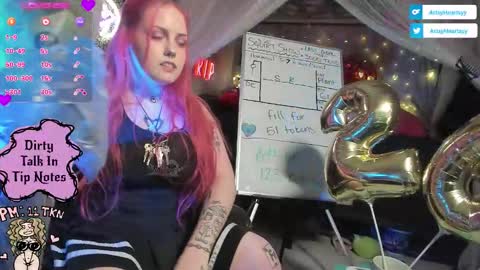 ArtsyHeartsyy online show from October 11, 2:55 am