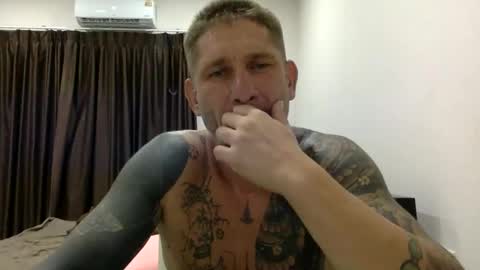 Snapshot of arunboy81 chatting on May 16, 12:59 pm Lucash413 online show from May 16, 12:59 pm
