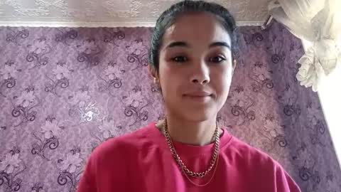 Snapshot of arvillahamner chatting on December 15, 3:33 am Amina online show from December 15, 3:33 am