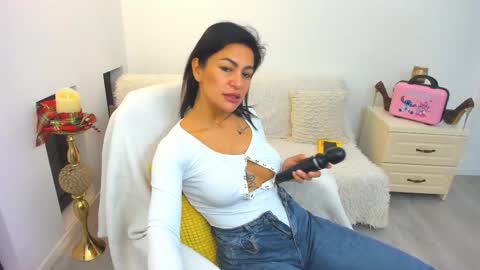 Snapshot of arya_lexa chatting on December 1, 7:08 pm Arya online show from December 1, 7:08 pm