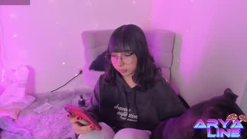 Snapshot of arya_line chatting on May 6, 2:08 am Arys online show from May 6, 2:08 am