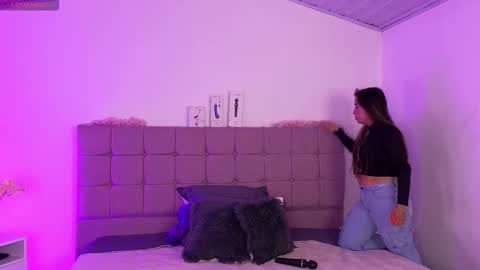 Snapshot of arycooper_ chatting on February 4, 11:49 am arycooper_ online show from February 4, 11:49 am