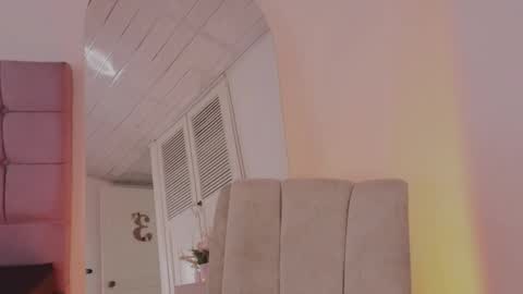Snapshot of arycooper_ chatting on June 4, 4:02 pm arycooper_ online show from June 4, 4:02 pm