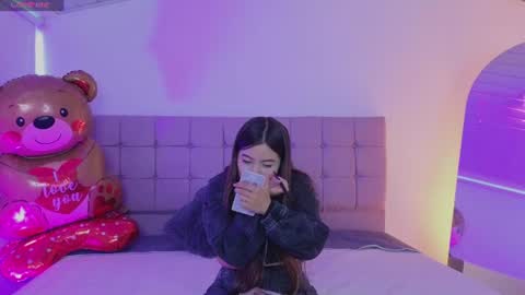 Snapshot of arycooper_ chatting on August 4, 11:46 am arycooper_ online show from August 4, 11:46 am