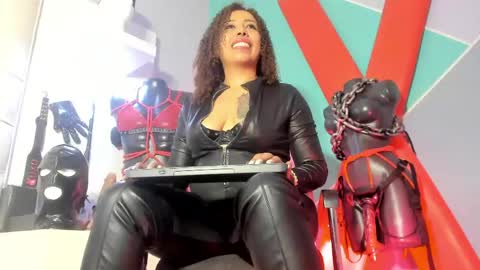 Snapshot of aryfox77 chatting on June 8, 6:41 pm aryfox77 online show from June 8, 6:41 pm