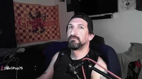 Snapshot of asanator101 chatting on October 31, 10:11 pm devilPup75 online show from October 31, 10:11 pm