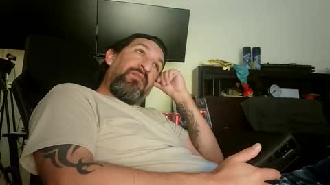 Snapshot of asanator101 chatting on December 3, 5:37 am devilPup75 online show from December 3, 5:37 am