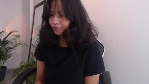 Snapshot of asaray_t chatting on May 31, 4:25 pm Saray online show from May 31, 4:25 pm