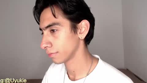 Snapshot of ash_v1 chatting on October 14, 12:22 am Ash online show from October 14, 12:22 am