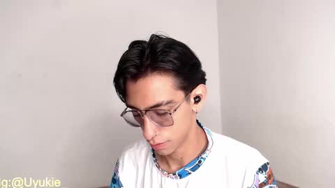 Snapshot of ash_v1 chatting on October 30, 2:02 am Ash online show from October 30, 2:02 am