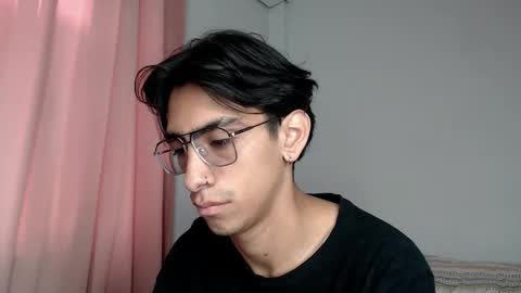 Ash online show from November 11, 1:33 pm