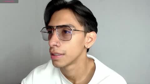 Ash online show from December 16, 10:15 pm