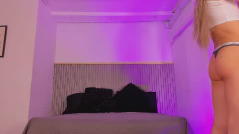 Snapshot of ash_valentine chatting on July 18, 7:50 pm ash_valentine online show from July 18, 7:50 pm