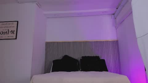 Snapshot of ash_valentine chatting on July 19, 7:39 pm ash_valentine online show from July 19, 7:39 pm