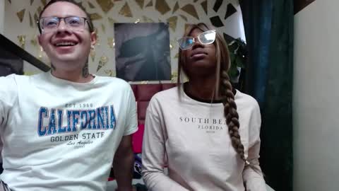 ashanti_and__alejo online show from October 14, 11:55 am