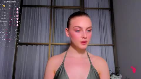 your pretty Ashley online show from December 5, 5:09 pm