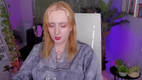 Snapshot of asheluck chatting on May 7, 2:28 am AshleyAshe online show from May 7, 2:28 am