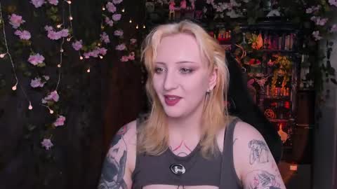 Snapshot of asheluck chatting on June 6, 6:29 am AshleyAshe online show from June 6, 6:29 am