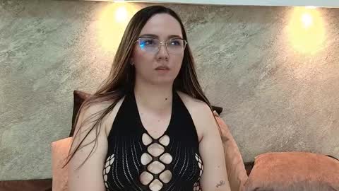 Snapshot of ashkey_bennet chatting on September 15, 8:47 am Asley Bennet online show from September 15, 8:47 am