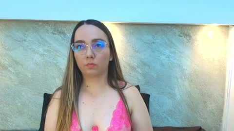 Snapshot of ashkey_bennet chatting on October 15, 5:51 am Asley Bennet online show from October 15, 5:51 am