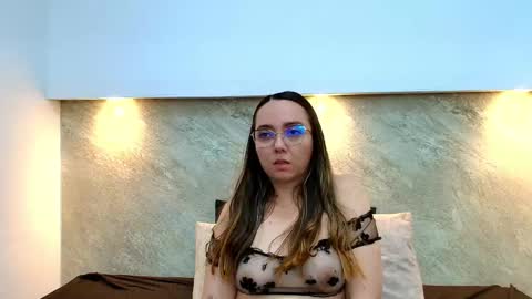 Snapshot of ashkey_bennet chatting on October 22, 6:02 am Asley Bennet online show from October 22, 6:02 am