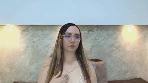 Snapshot of ashkey_bennet chatting on November 19, 4:56 am Asley Bennet online show from November 19, 4:56 am