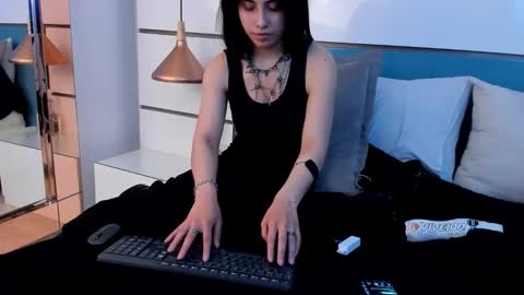 Snapshot of ashkoreh chatting on December 4, 9:45 pm Ashkoreh online show from December 4, 9:45 pm