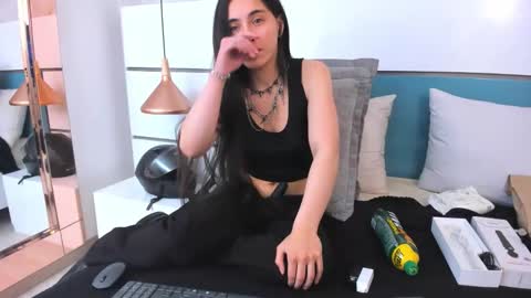 Ashkoreh online show from March 9, 8:46 pm