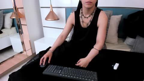 Ashkoreh online show from March 12, 11:00 pm