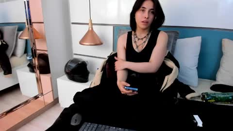 Ashkoreh online show from April 15, 7:43 pm