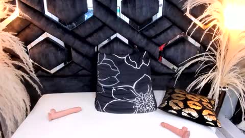 Snapshot of ashley_7777 chatting on March 1, 6:00 pm ashley_7777 online show from March 1, 6:00 pm