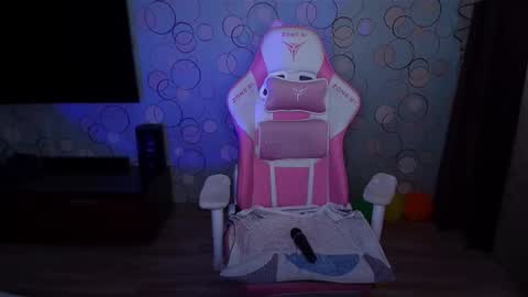 Snapshot of ashley__cooper__ chatting on April 1, 5:41 am Yasmina online show from April 1, 5:41 am