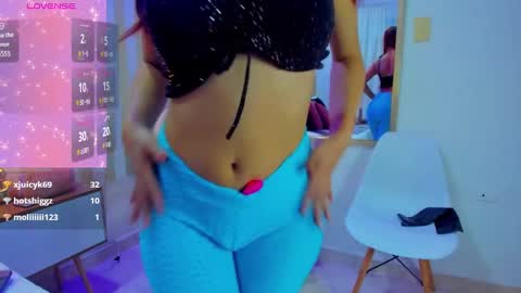 Snapshot of ashley__foxx_ chatting on October 27, 2:21 pm ashley online show from October 27, 2:21 pm