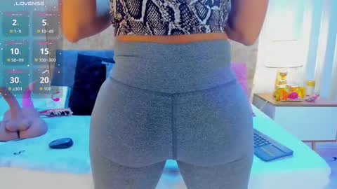 Snapshot of ashley__foxx_ chatting on November 12, 1:44 pm ashley online show from November 12, 1:44 pm