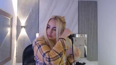 Snapshot of ashley__tylor chatting on June 8, 3:56 pm ashley__tylor online show from June 8, 3:56 pm