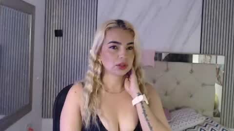 ashley__tylor online show from June 25, 3:49 pm