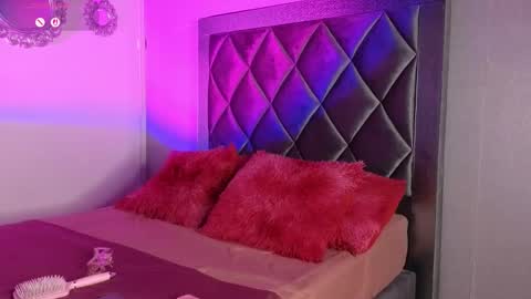 Ashley online show from February 18, 8:38 pm