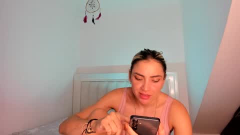 Snapshot of ashley_blair chatting on December 11, 1:05 am ashley_blair online show from December 11, 1:05 am