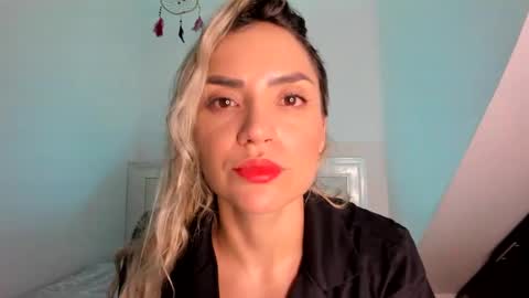 Snapshot of ashley_blair chatting on December 25, 12:27 am ashley_blair online show from December 25, 12:27 am