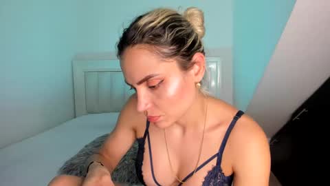 Snapshot of ashley_blair chatting on December 31, 10:45 pm ashley_blair online show from December 31, 10:45 pm