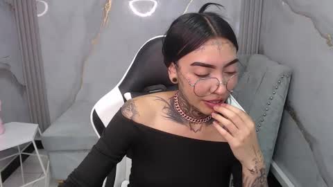 ashley_blum_v online show from October 29, 8:21 pm